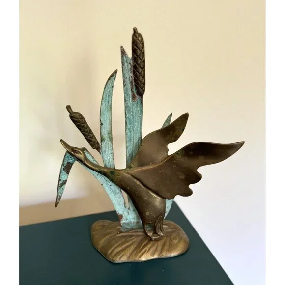 Vintage Brass Flying Duck Bird Goose Cattails Figurine Statue Decor Figure - Picture 9 of 9